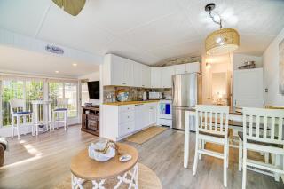 Island Cottage in Jensen Beach with Pool Access! - Jensen Beach - 9