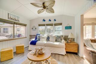 Island Cottage in Jensen Beach with Pool Access! - Jensen Beach - 3