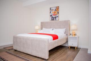 Capital M Luxury 1br by BednBeyond Eagle Westlands Nairobi with a Pool and City View - 7
