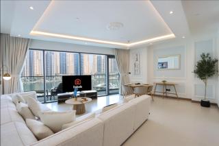 Livbnb - Marina Front 3BR with Wraparound Balcony & Yacht Views Vida Residences - Dubái - 4
