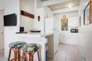 Adorable Studio with Ocean View - Kailua-Kona - 2