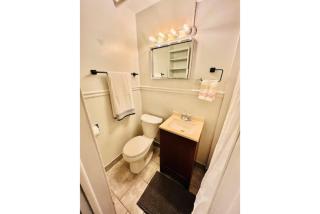 Charming 1-Bedroom Apartment in Great Neighborhood - 3