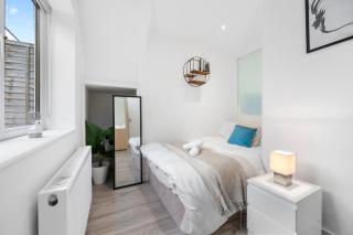Premium 3 bedroom Apartment 5 minutes to Central London Enjoy Cashback for all September Stays - Londra - 5