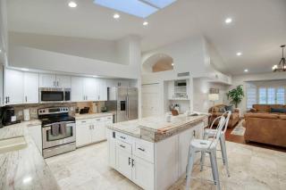 The Hideaway - 5BR near Kierland Commons - Phoenix - 3