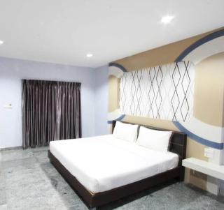 Arena Hotel Surin - 0