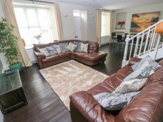 Station Hall - Cardigan - 8