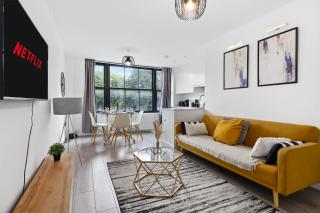Premium 3 bedroom Apartment 5 minutes to Central London Enjoy Cashback for all September Stays - Londra - 0