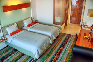 HARRIS Hotel Batam Center - 8
