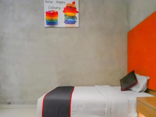The Batik Bed and Coffee Bandung - Bandung - 7