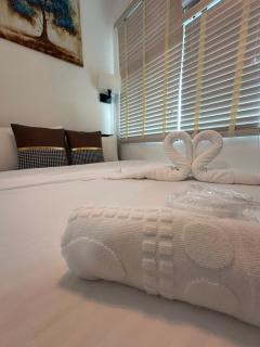 Studio One Condominium, Alabang - Bluu - Fiber Wi-Fi, Netflix-ready - Manila - 6