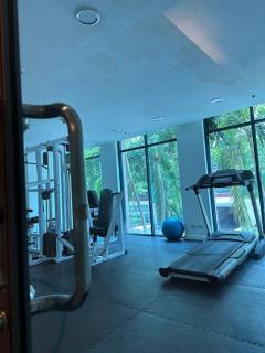 Studio One Condominium, Alabang - Bluu - Fiber Wi-Fi, Netflix-ready - 4