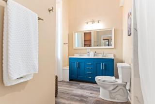 610 Franklin - Downstairs - 2 Bed, 2 Bath, Heart of Downtown, Pet Friendly with fee - 3