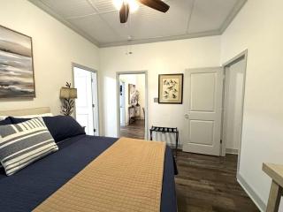 Creole Cottage - 2 Bed, 1 Bath, Pet Friendly with Fee, Walk to Downtown, Grill, Washer & Dryer - Natchez - 3
