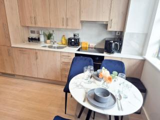 Modern Studio Apartments & 3Bedroom flat with Pvt Balcony steps from Regent's Park - Londen - 5