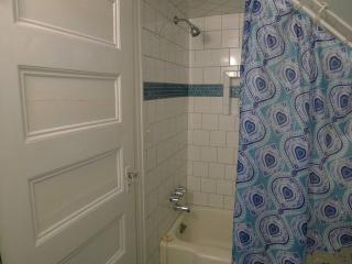 Falls Farmstead 1854 Quinn Cottage -Cozy Home Base - 9