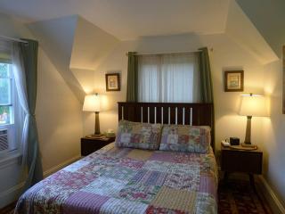 Falls Farmstead 1854 Quinn Cottage -Cozy Home Base - Ellsworth - 6