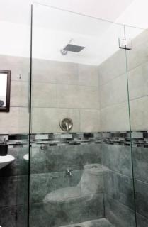 Runway Retreat Apartment - 5