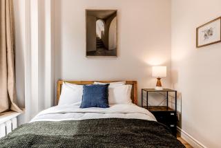 North House - Historic Two Bedroom Facing Parliament - 2