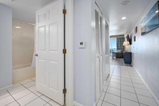 Luxury 17th Floor 1 BR Condo Direct Oceanfront Wyndham Ocean Walk Resort Daytona Beach | 1708 - Daytona Beach - 1