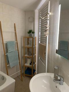 City-Apartment mit Parkplatz & Fahrradraum! Nur 300m zum Stadthafen - Schwerin - 5