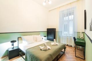 Luxury Peaceful Apartment by the St Stephen's Basilica - Budapest - 8
