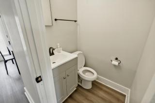 Brentwood N9 I Cozy & Comfy I 2bd I Free Parking - 5