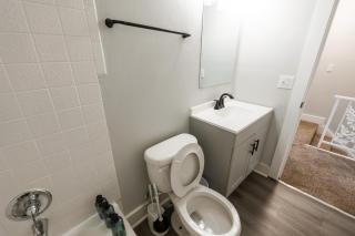 Brentwood N9 I Cozy & Comfy I 2bd I Free Parking - 3
