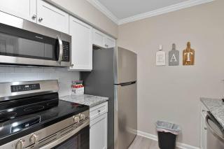 2 Min Drive to Downtown! A Cozy 2BR in Raleigh! - Raleigh - 4