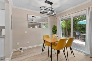 2 Min Drive to Downtown! A Cozy 2BR in Raleigh! - Raleigh - 2