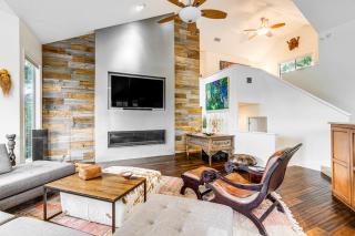 7 Mi to Zilker Park Oasis with Pool and Patio - Austin - 7