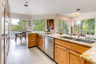 7 Mi to Zilker Park Oasis with Pool and Patio - Austin - 4