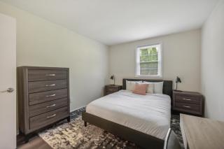Pine Brook 410 I Pool Gym I Free Parking ! - Newark - 7