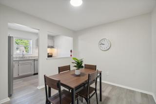 Pine Brook 518 I Spacious 2bd Garden Style Oasis - Newark - 9