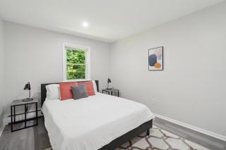 Pine Brook 518 I Spacious 2bd Garden Style Oasis - Newark - 3