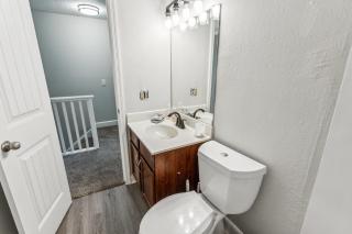 Brentwood D6 I Cozy & Comfy I 2Bd I Free Parking - 4