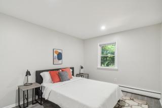 Pine Brook 808 I Your Newark Retreat I Pool & Gym - Newark - 8
