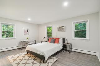 Pine Brook 808 I Your Newark Retreat I Pool & Gym - Newark - 6