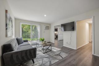 Pinebrook 914 I Popular 2br Apartment For Rent ! - Newark - 0