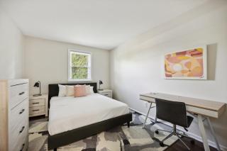 Pine Brook 502 I Pool Gym I Free Parking ! - Newark - 6