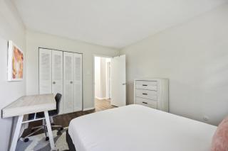 Pine Brook 502 I Pool Gym I Free Parking ! - 5