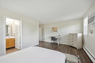 Pine Brook 502 I Pool Gym I Free Parking ! - Newark - 4