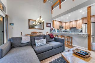 Carnelian Bay 2BR + Loft Near Beach & Trails - Carnelian Bay - 1