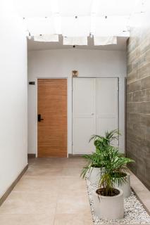 Beautiful and Bright Apt 7 with Balcony near Miraflores - El Rodeo - 2