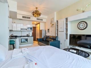 High Floor Studio with Burj Khalifa and Skyline View - 1