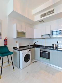 High Floor Studio with Burj Khalifa and Skyline View - 6