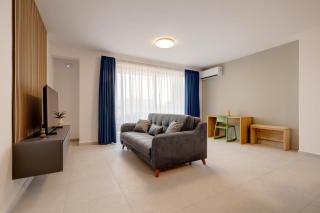 Wave Crest Holiday Apartments - St Paul's Bay - 1