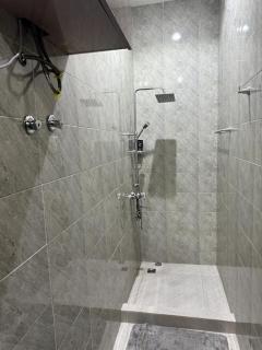 Gold Leaf Apartments - 4