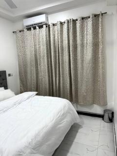 Gold Leaf Apartments - 1