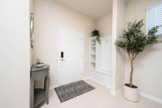 Charming 5BD Home All suites with Pool and BBQ Grill - 7