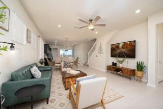 Charming 5BD Home All suites with Pool and BBQ Grill - 4